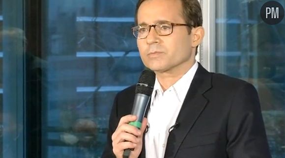 Jean-Luc Delarue annonce qu'il souffre d'un cancer, le 2 décembre 2011 à Paris.