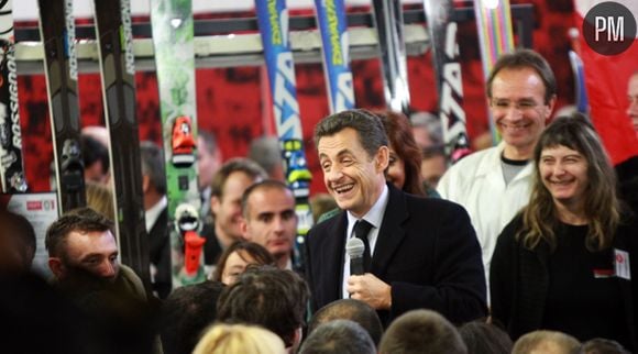 Nicolas Sarkozy vante le "Made in France" dans une usine Rossignol.