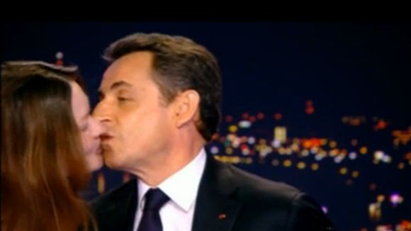 TF1 ouvre une enquête après la fuite des images de Carla Bruni embrassant Nicolas Sarkozy sur le plateau du 20H