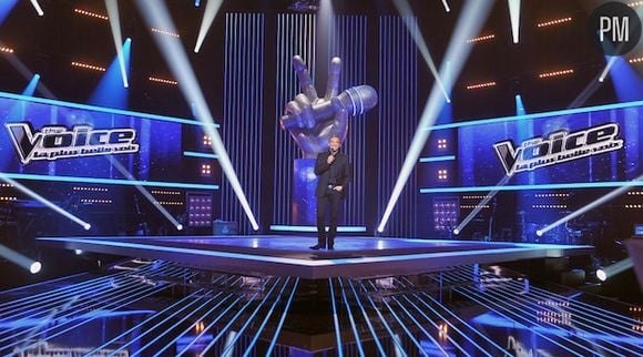 Nikos Aliagas sur le plateau de "The Voice"