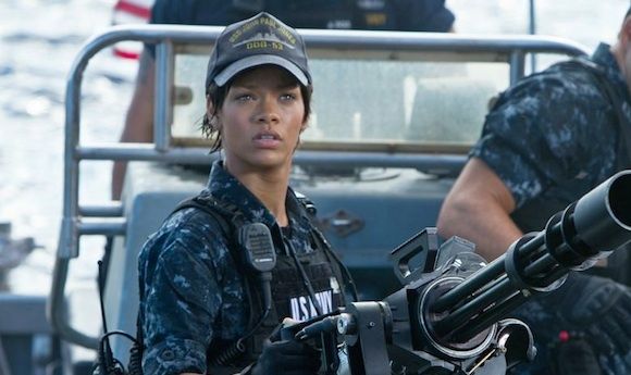 Rihanna dans "Battleship"