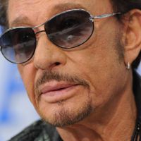 Johnny Hallyday hospitalisé d'urgence