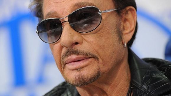 Johnny Hallyday hospitalisé d'urgence