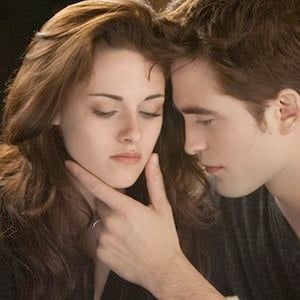 Robert Pattinson juge "ridicule" la scène de sexe de "Twilight 5" !