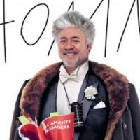 Pub : Pedro Almodovar pose pour les Galeries Lafayette