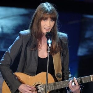 Carla Bruni multiplie les allusions à ses années à l'Elysée