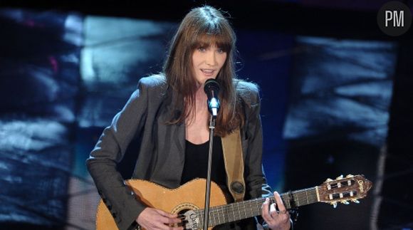 Carla Bruni multiplie les allusions à ses années à l'Elysée