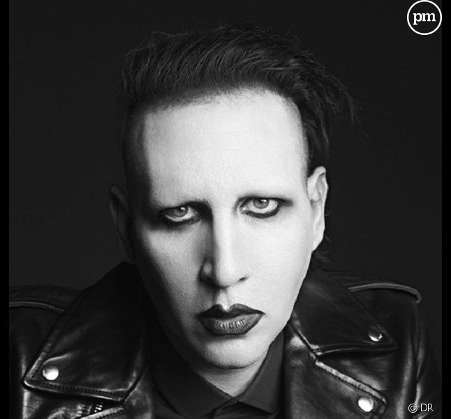 Marilyn Manson pose pour Saint Laurent Paris.