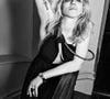 Courtney Love pose pour Saint Laurent Paris.