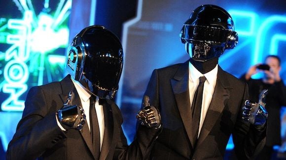 Le nouveau single de Daft Punk explose le record de ventes digitales