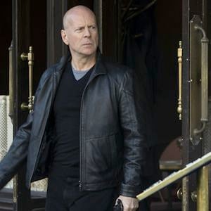 "Red 2" démarre en tête du box-office