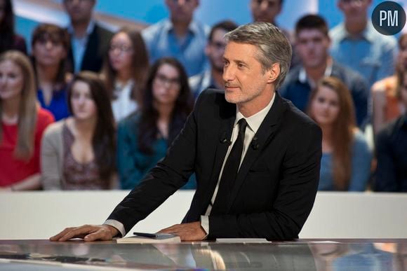 Invité par Canal+, le journaliste de RMC Daniel Riolo a été prié par sa direction de rebrousser chemin.