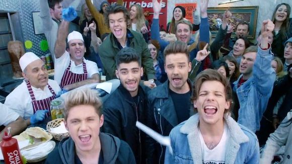 Clip : One Direction fait la fête dans "Midnight Memories"