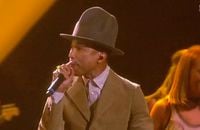 Pharrell Williams et Nile Rodgers chantent "Get Lucky", "Good Times" et "Happy" aux Brit Awards 2014