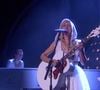 Ellie Goulding chante "I Need Your Love" et "Burn" aux Brit Awards 2014