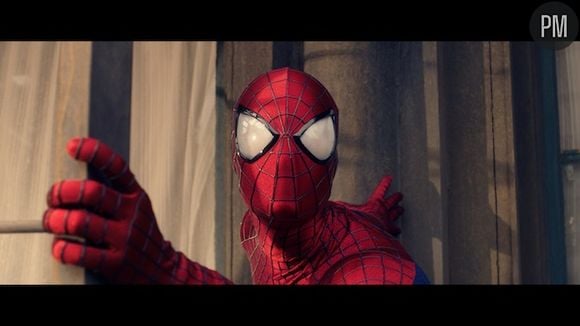 Evian s'amuse avec le "Baby Spider-Man"