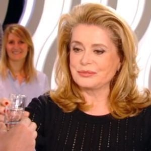 Catherine Deneuve sur le plateau du "Petit Journal".