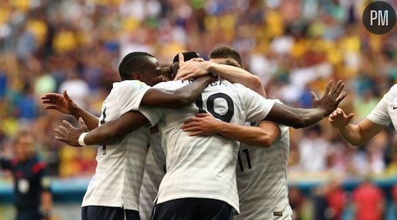 Les Bleus ravis après leur voctoire contre le Nigeria, le 30 juin 2014.