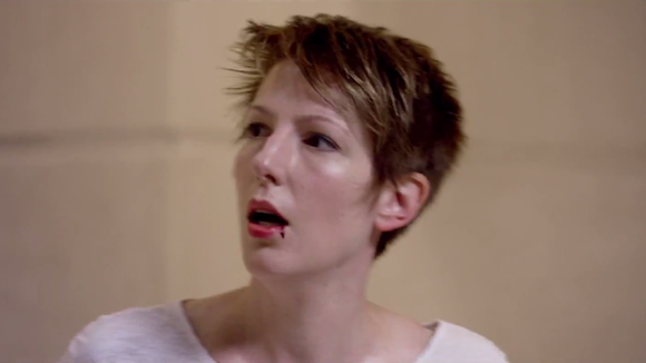 "Le Grand Journal" : Natacha Polony rejoue la bande-annonce de "Lucy"