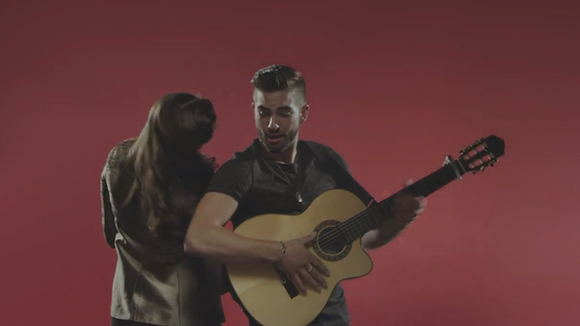 Clip : Kendji Girac ("The Voice") joue les séducteurs dans "Andalouse"