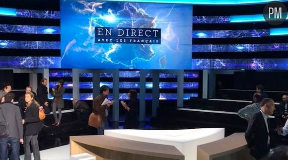 Le plateau d'"En direct avec les Français"