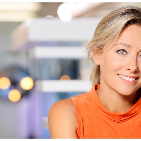 Anne-Sophie Lapix aux commandes de "C à vous"