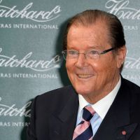 Roger Moore accusé de racisme