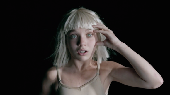 Sia dévoile le clip de "Big Girls Cry"