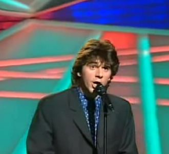Patrick Fiori chante 'Mama Corsica' à l'Eurovision 1993