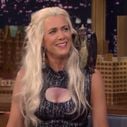 Kristen Wiig se prend pour Khaleesi de "Game of Thrones" chez Jimmy Fallon