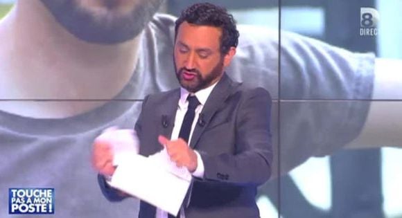 Cyril Hanouna déchire la biographie de Kendji en direct