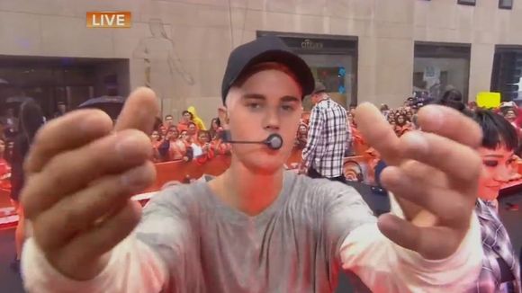 Justin Bieber s'en prend en direct au réalisateur d'une émission : "La prochaine fois, je ne danserai pas !"