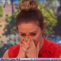 Alyssa Milano en larmes en apprenant la séropositivité de Danny Pintauro