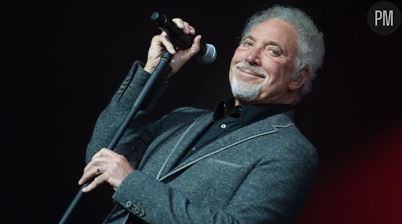 Tom Jones s'en prend à la BBC après son éviction de "The Voice"