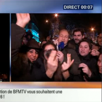 "Bonne année BFMTV" : Le duplex chahuté d'un reporter de BFMTV sur les Champs-Élysées