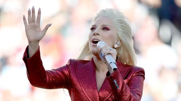 Lady Gaga chante l'hymne américain au Super Bowl 2016