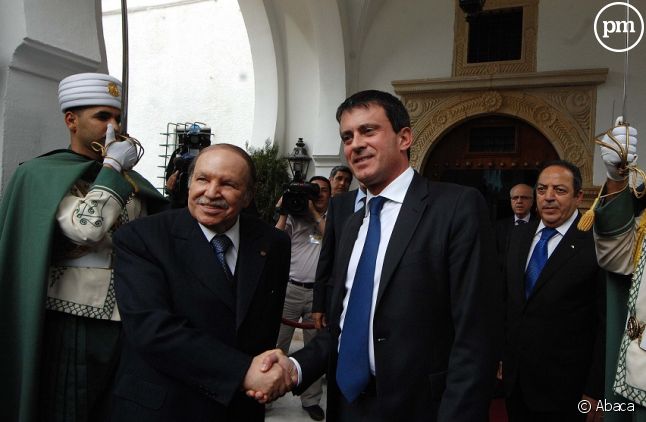 Manuel Valls avec le président algérien Abdelaziz Bouteflika en 2012
