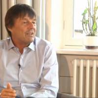 Nicolas Hulot "touché" par les éloges de Renaud