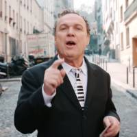 Pub : Julien Lepers récompense une #PetiteVictoire pour Volvic Juicy