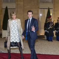 Emmanuel Macron regrette (déjà) sa Une de "Paris Match" : "C'est une bêtise"