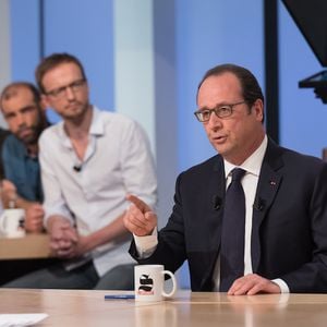 François Hollande sur le plateau du "Supplément" de Canal+ en avril 2015.