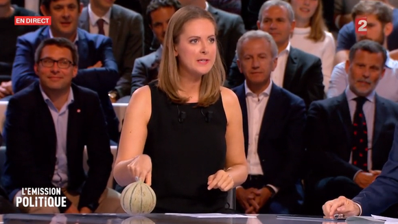 "L'Emission politique" : Charline Vanhoenacker rappelle le lapin d'Arnaud Montebourg à C8