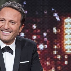 Arthur sur le plateau "C'est Noël tout est permis !"