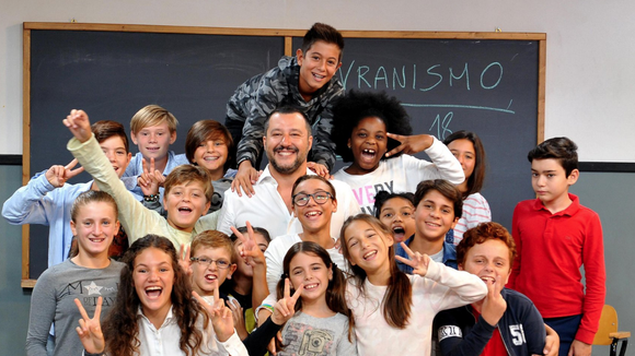 "Au Tableau !" : Matteo Salvini inaugure l'adaptation italienne