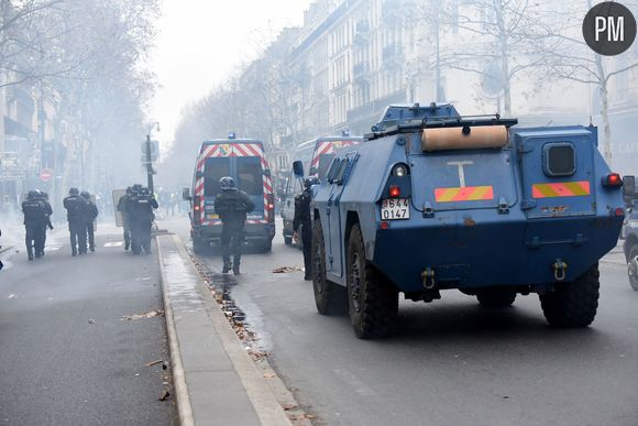 Des blindés dans Paris le 8 décembre 2018