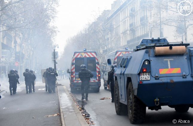 Des blindés dans Paris le 8 décembre 2018