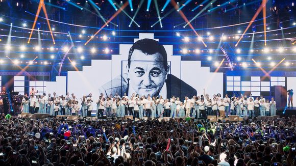 Audiences : Très large leader, "Les Enfoirés" en nette baisse et au plus bas depuis 2000 sur TF1