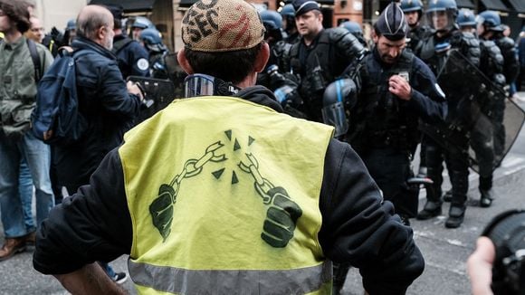 Un Gilet jaune condamné pour avoir agressé un journaliste de CNews