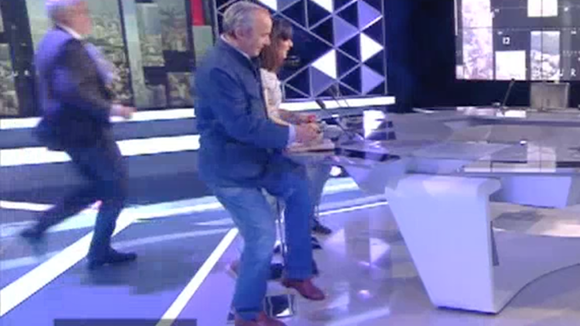 "L'heure des pros" : En retard, Pascal Praud et ses chroniqueurs se précipitent sur le plateau