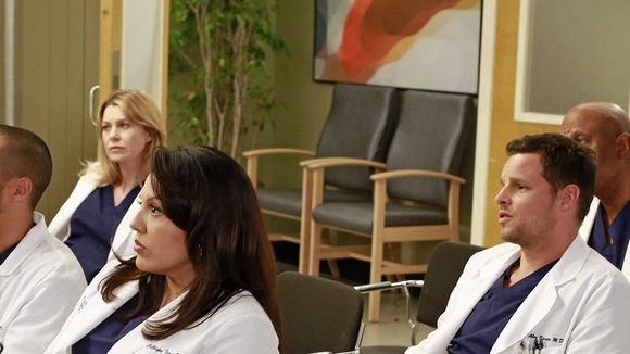 "Grey's Anatomy" : Un acteur phare quitte la série après 15 saisons !